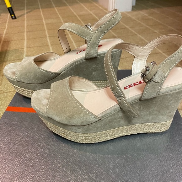 Prada tan suede platform wedge sandal - Picture 2 of 3